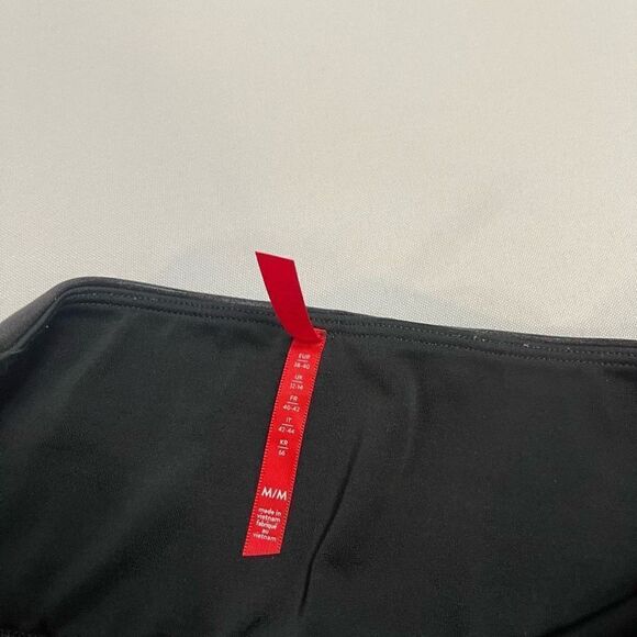 Spanx Black Faux Leather Leggings Size Medium - Picture 6 of 9